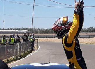 Súper TC2000: Agustín Canapino a la victoria, Leonel Pernía al campeonato